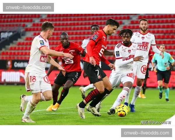 实时：摩纳哥前场“小快灵”组合让雷恩高大中卫群疲于奔命