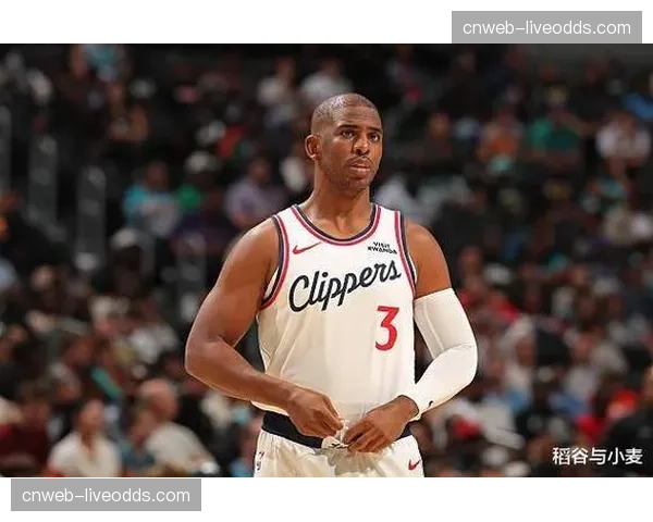 特写:老将克里斯·保罗如何通过指挥调度,提升勇士替补阵容进攻效率 特写:老将克里斯·保罗如何通过指挥调度,提升勇士替补阵容进攻效率